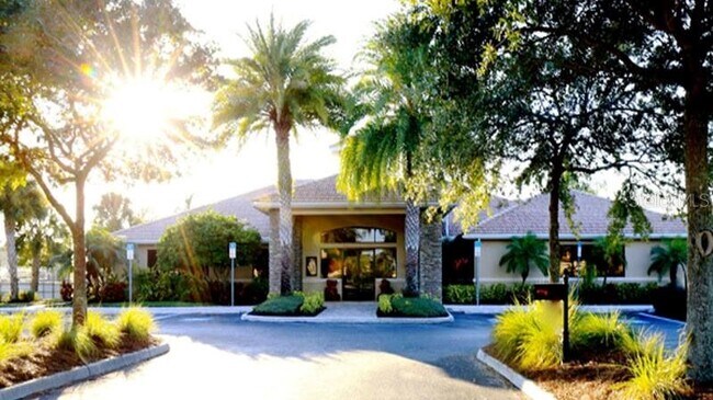 Building Photo - 819 Fairwaycove Ln