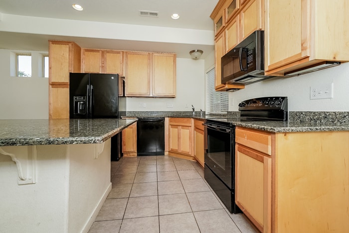 Building Photo - 20009 Elgin Dr