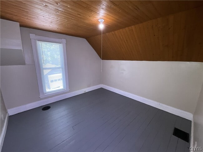 Building Photo - 622 Sherman St