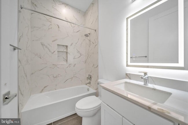 Building Photo - 710 Kennedy St NW