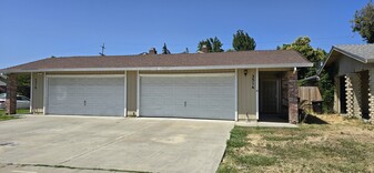 Building Photo - 3314 Blue Ridge Cir