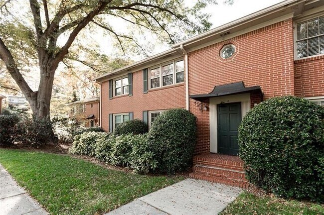 Building Photo - 425 Lindbergh Drive NE