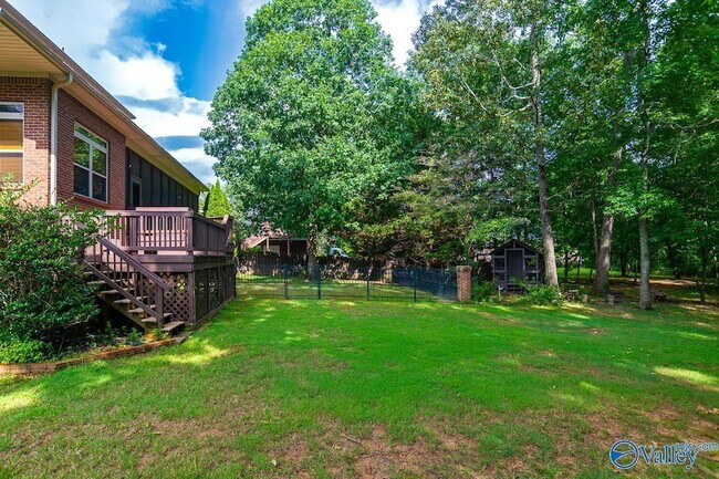 Building Photo - 305 Walden Glen Ct