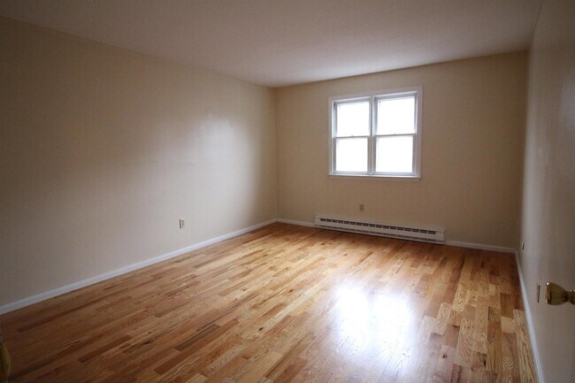 Building Photo - 73 E Broadway