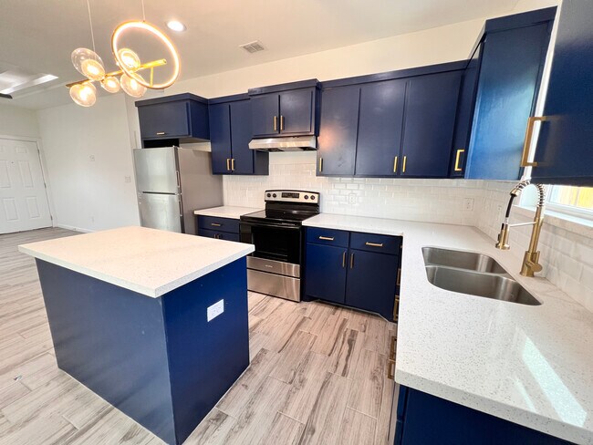 Building Photo - 2206 Taxco Ct