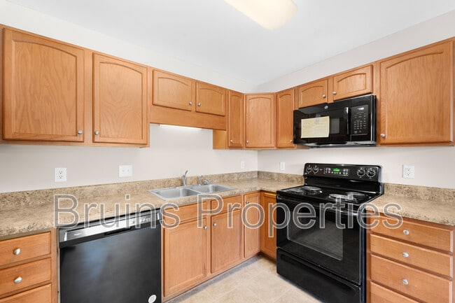 Building Photo - 5611 Sycamore Glen Rd