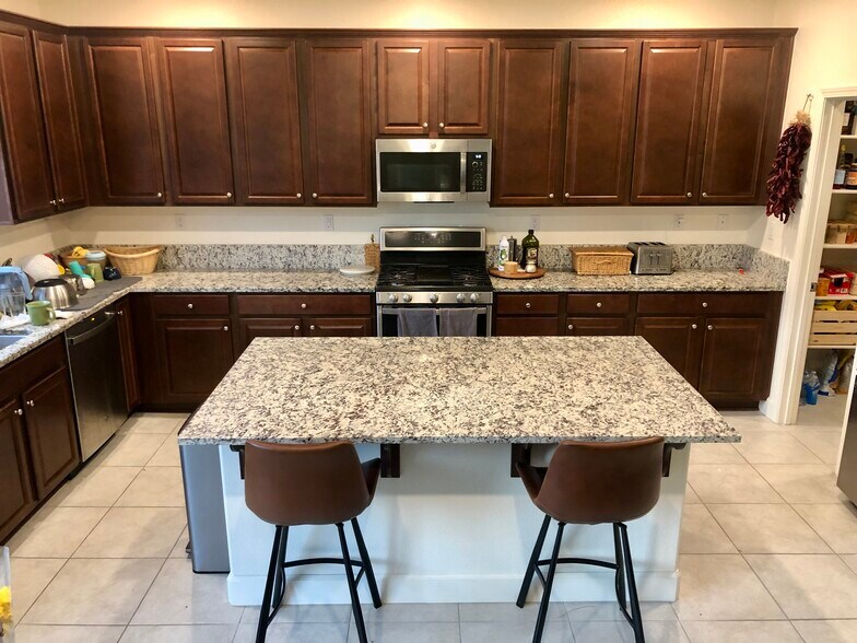 Building Photo - 9737 Quartette Dr