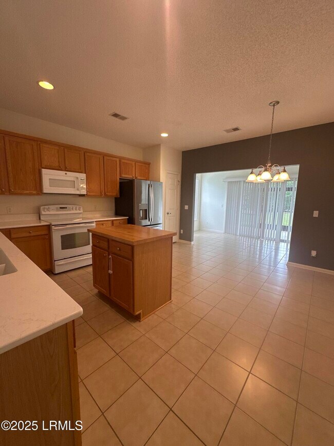 Building Photo - 1 Pomegranate Ln