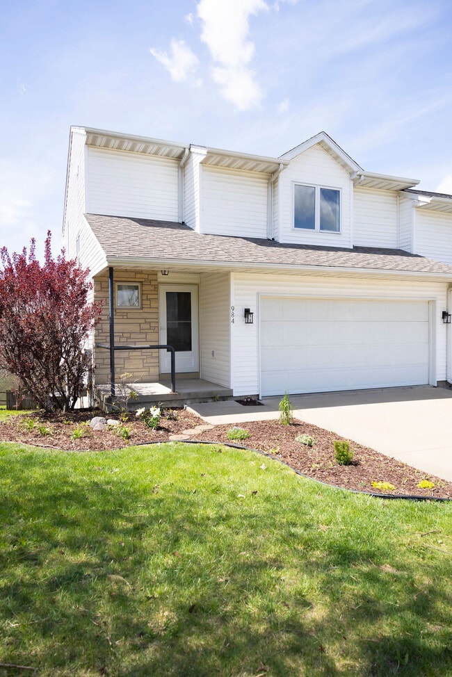 Building Photo - 984 22nd Ave