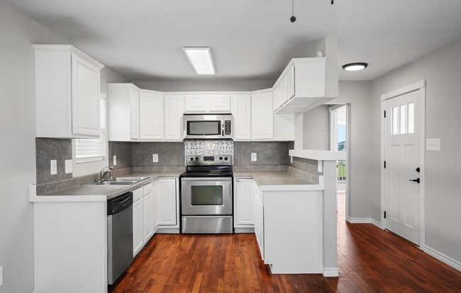 Building Photo - 109 Bayou Vista Dr