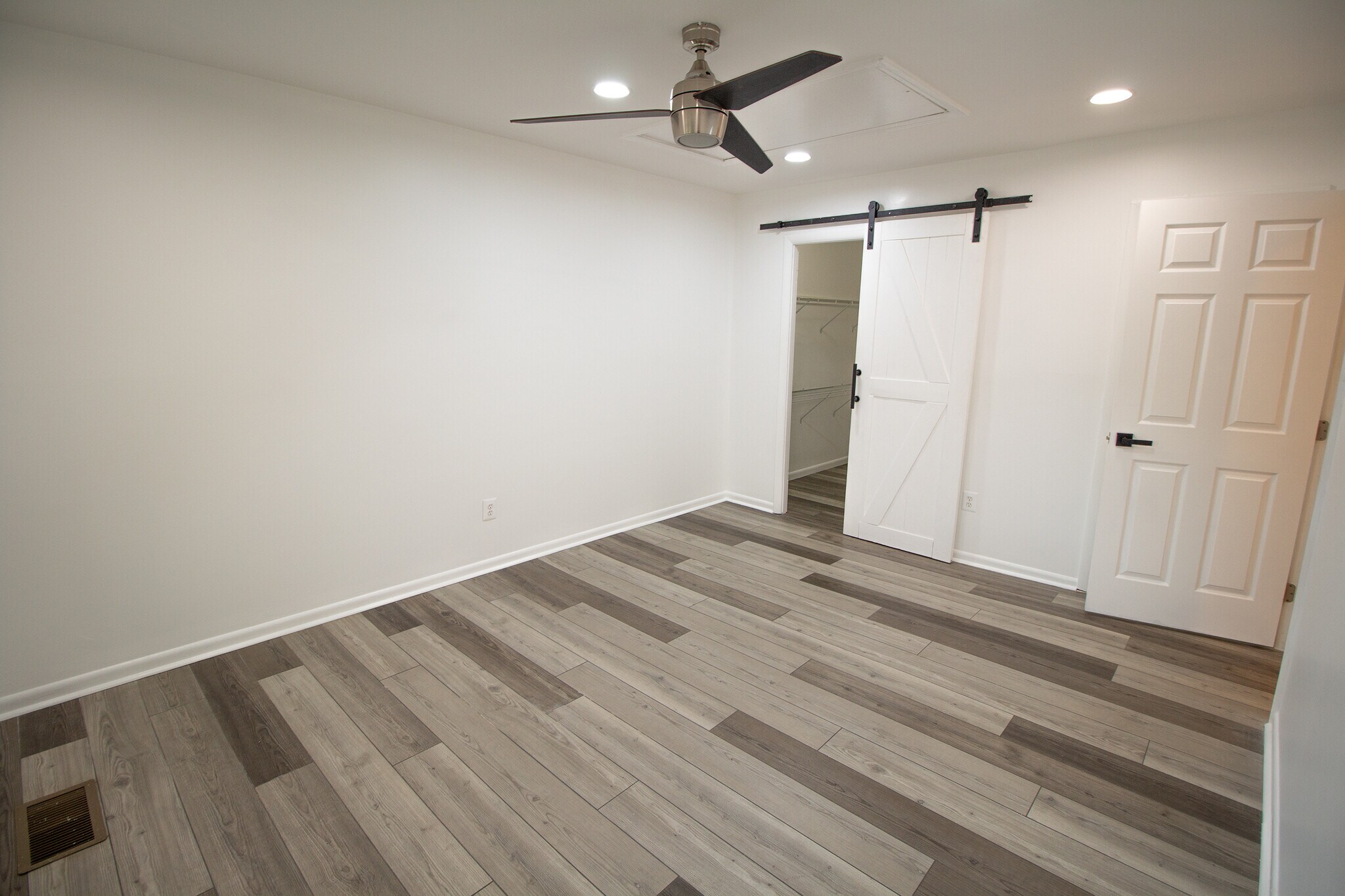 Master Bedroom - 5752 Thunder Hill Rd