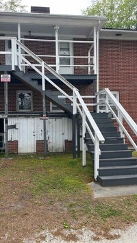 Building Photo - 1701 Queens Rd