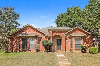 Building Photo - 703 Deep Well Dr