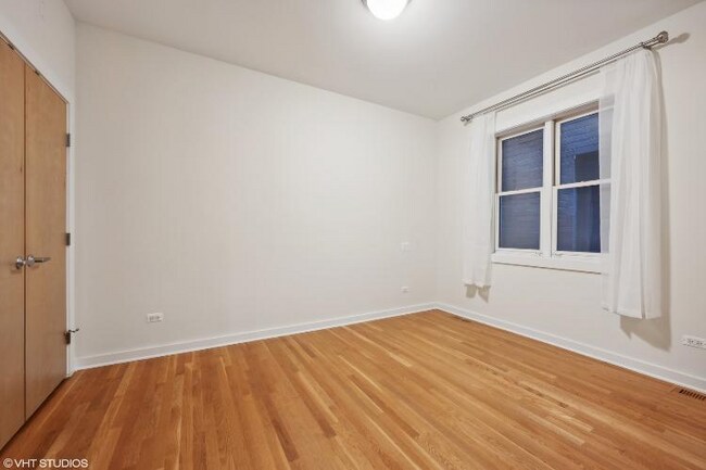 Building Photo - 685 N Peoria St