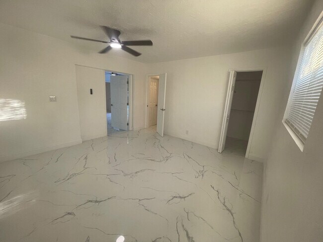 Building Photo - 3290 NW 39th St