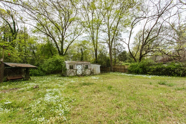 Building Photo - 255 Sunset Dr