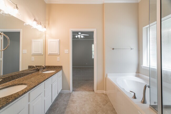Building Photo - 139 S Rocky Point Cir