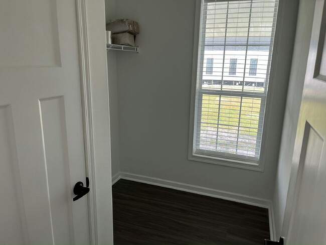 Building Photo - 3547 Vine Trl