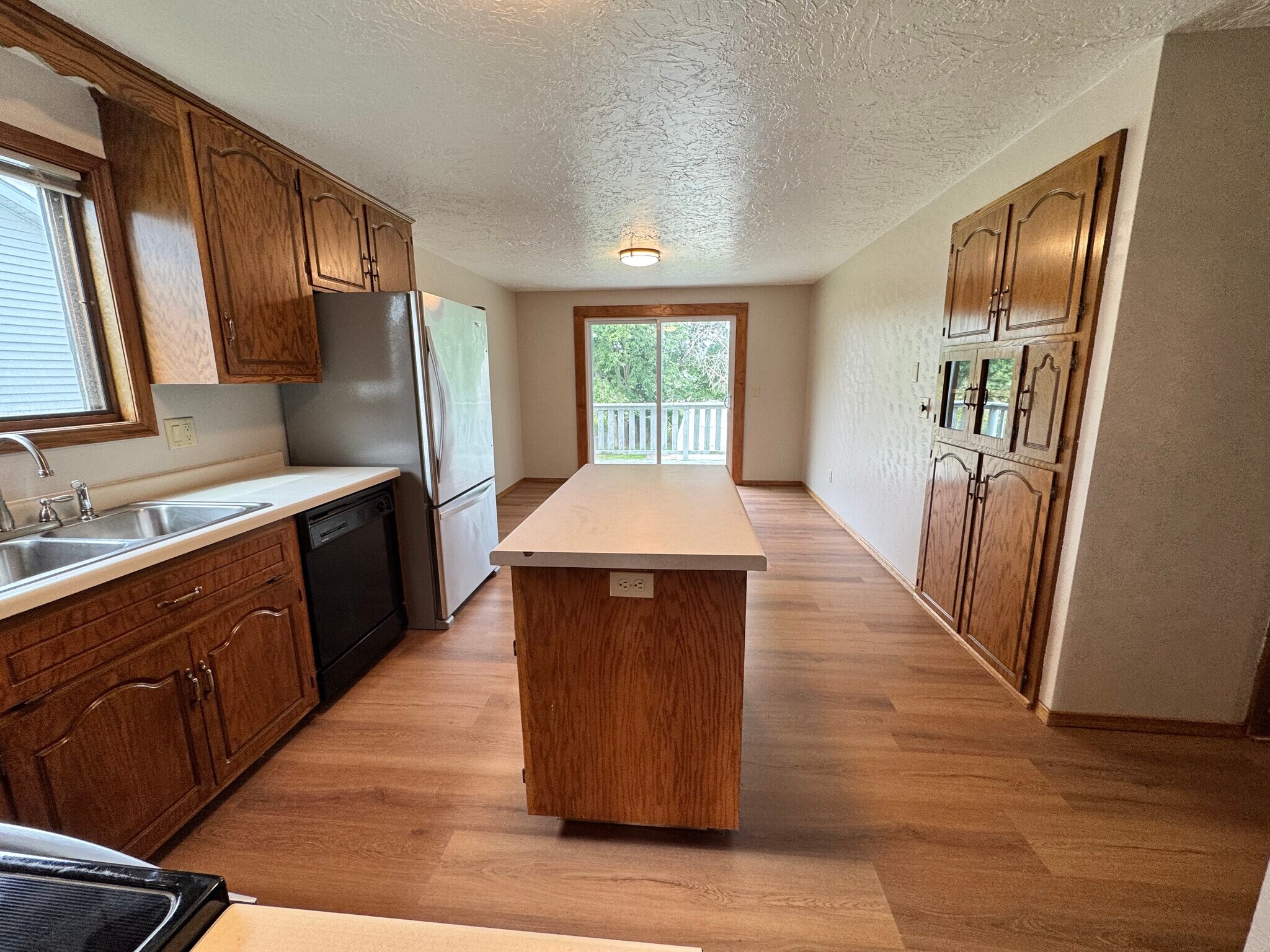 Building Photo - 2412 E Ridge Ter