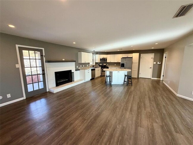 Building Photo - 9712 Springdale Rd