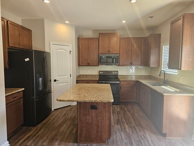 Building Photo - Like New- Immaculate 2-Story Home w/ 3 Bedroom 2.5 Bath with Loft Area.