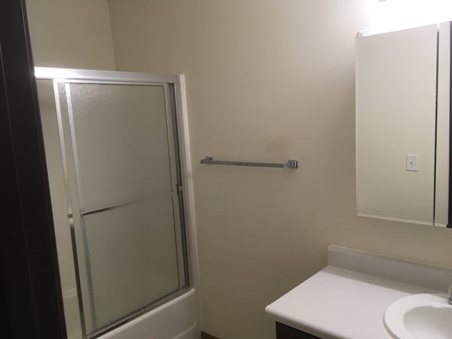 Building Photo - 1727 N Grandview Ln