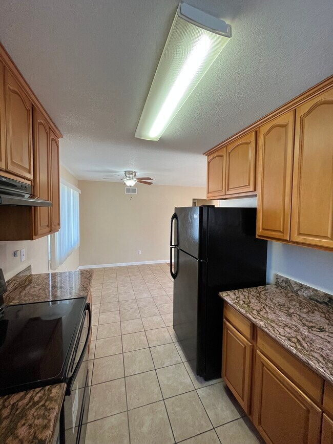 Building Photo - 460 Richfield Dr