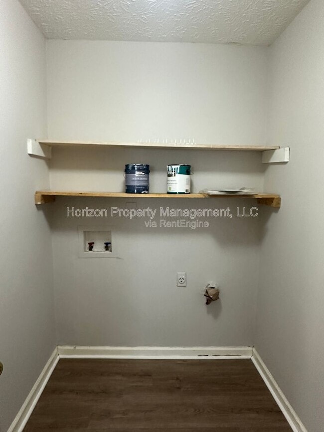 Building Photo - 5142 Farm Pl Dr NE