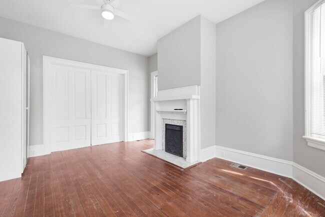 Building Photo - 320 E 31st St