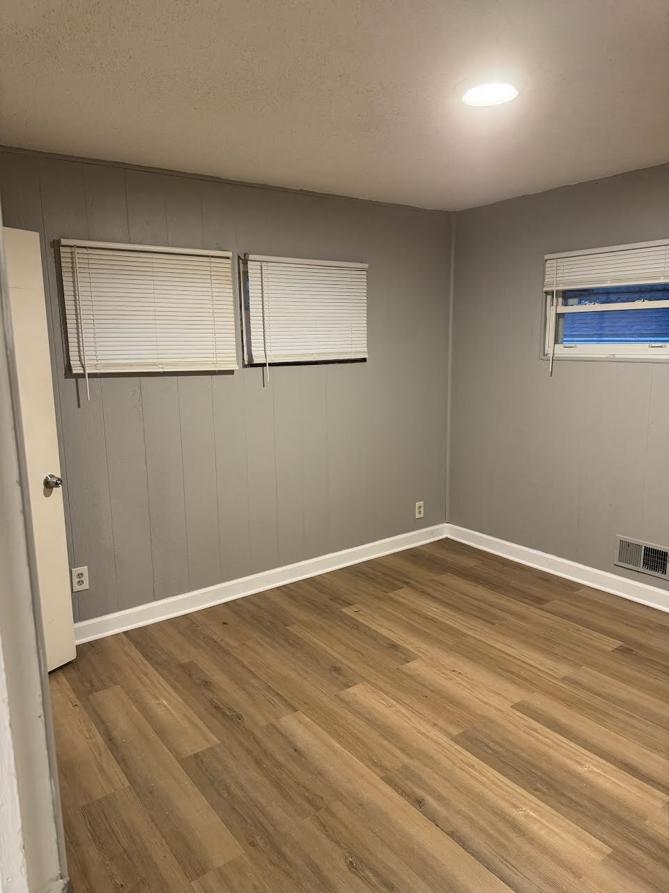 Building Photo - 7601 E 108th St