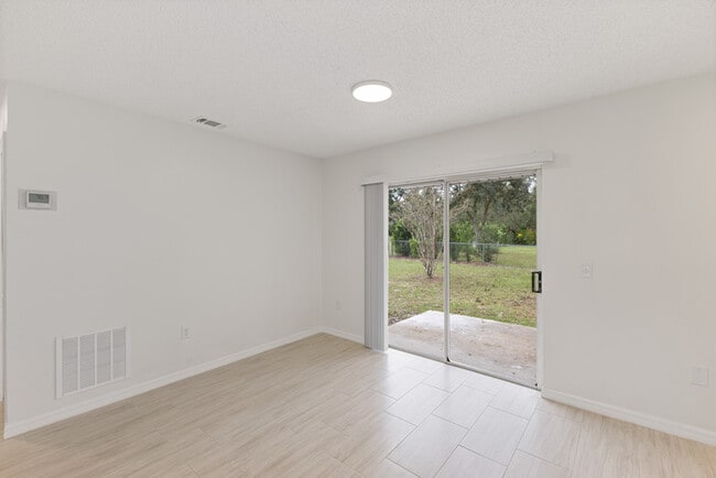 Building Photo - 102 Cricket Hollow Ln