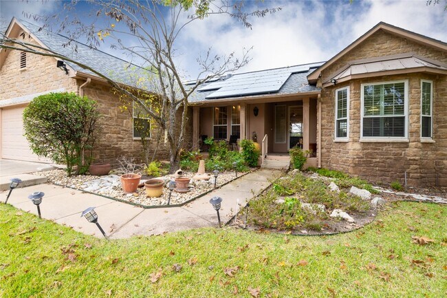 Primary Photo - 107 Yaupon Ln