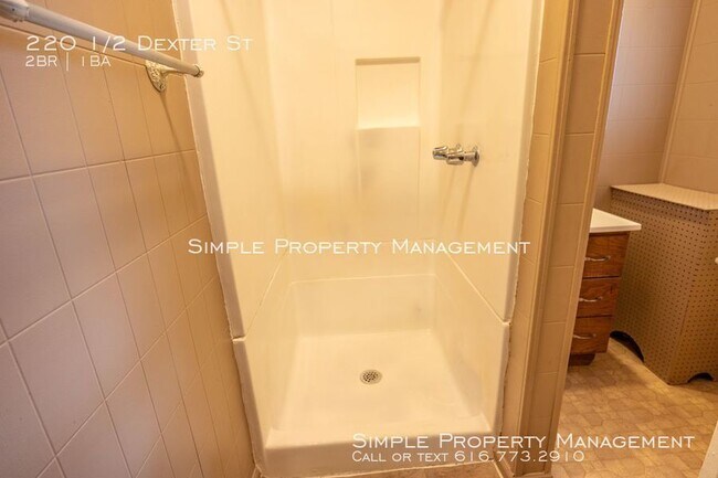 Building Photo - 2 Bed 1 Bath Apartment In Ionia