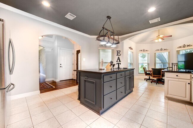 Building Photo - 1811 Emerald Green Dr