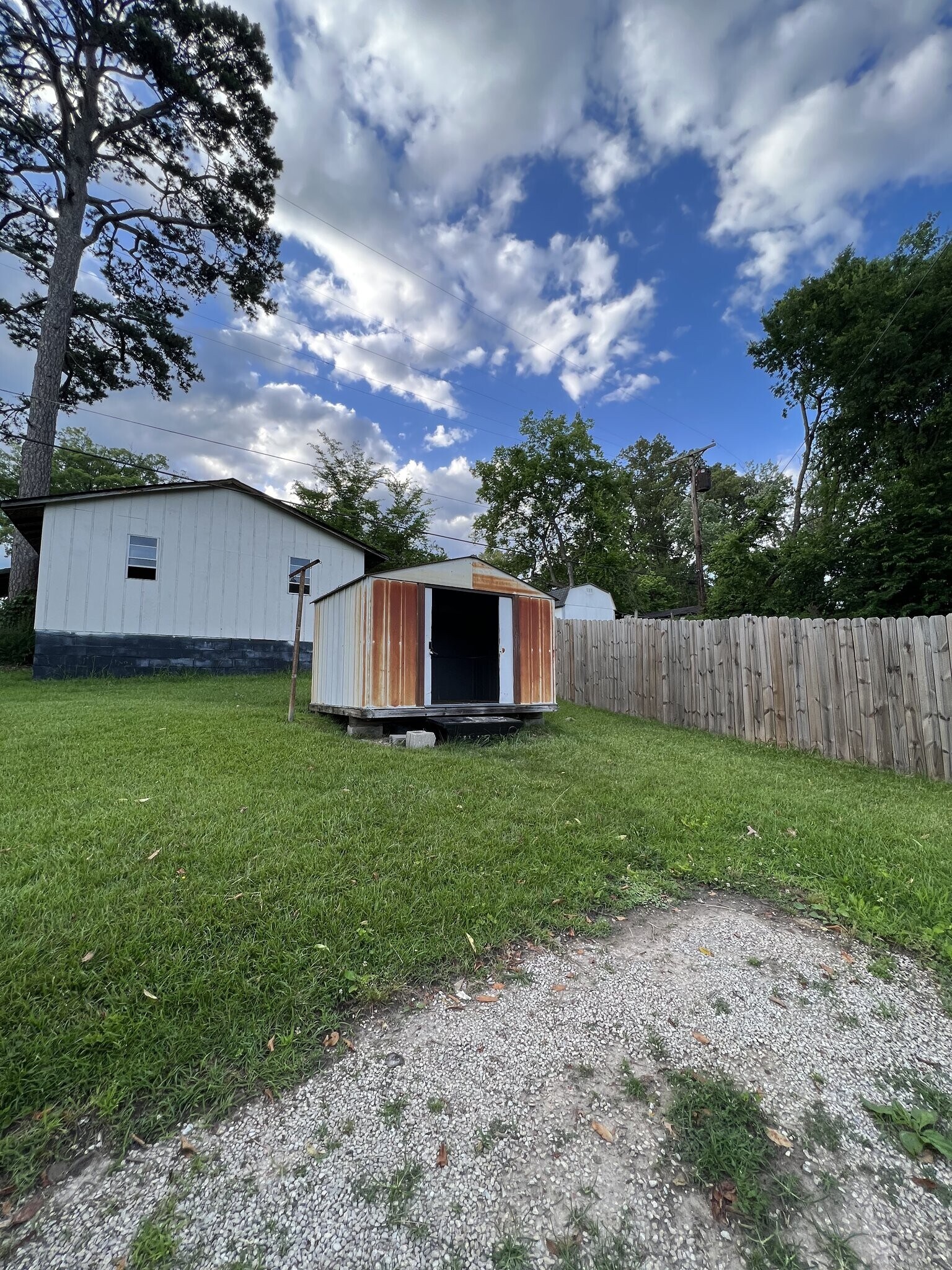 Building Photo - 2801 Carson Ave