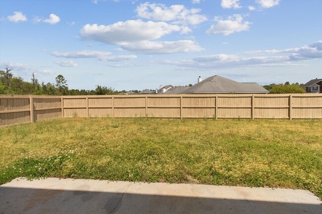 Building Photo - AVAILABLE JUNE [PETS PERMITTED]
