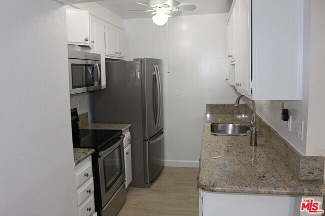 Building Photo - 1515 S Beverly Dr