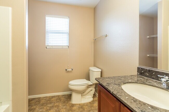 Building Photo - 7921 Point Oaks Ct
