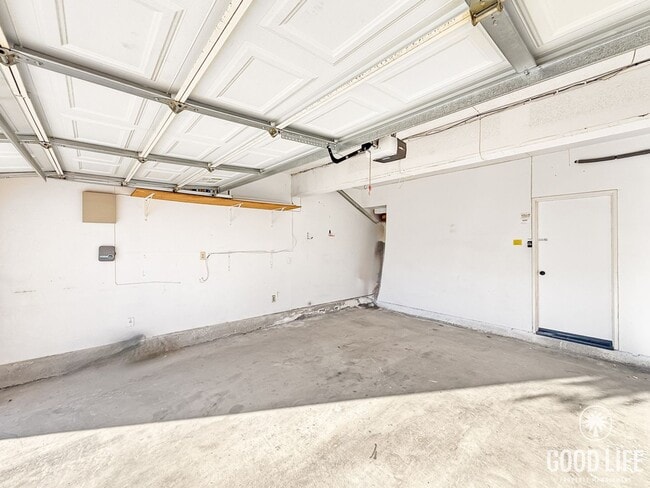 Building Photo - Charming 3-Bedroom Home in Desirable Vista Location