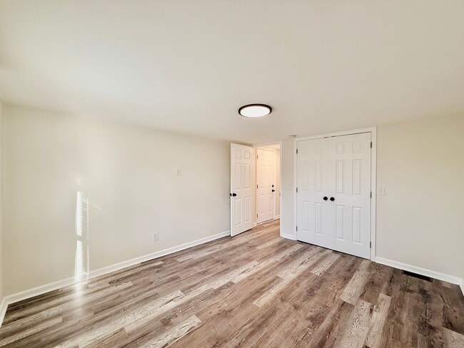 Building Photo - Home at Last!