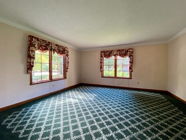 Building Photo - Available April 28th, 2026!