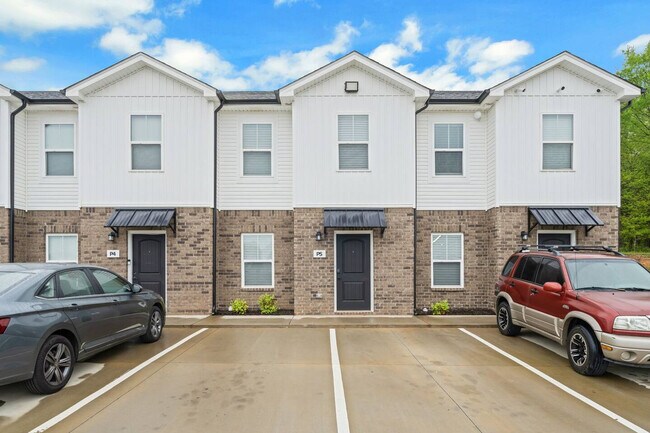 Building Photo - 874 Needmore Rd