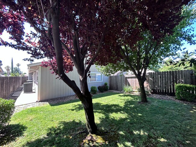 Building Photo - 3148-3150 Laurelhurst Drive