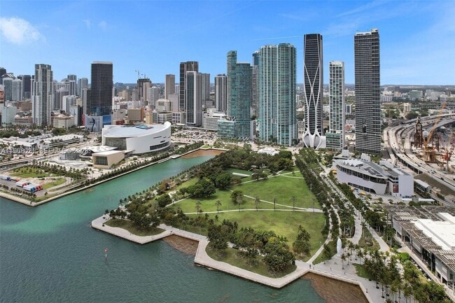 Building Photo - 888 Biscayne Blvd