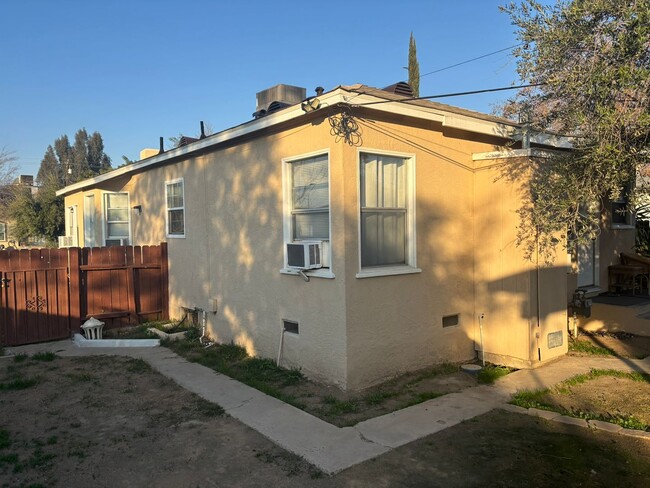 Building Photo - Cozy 2-Bed, 1-Bath in Alta Vista - Move in...