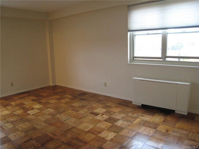 Building Photo - 30 Lake St