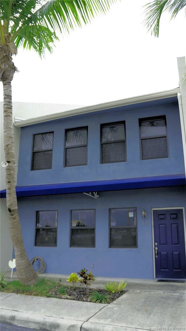 Building Photo - 1622 NW 1st Ave