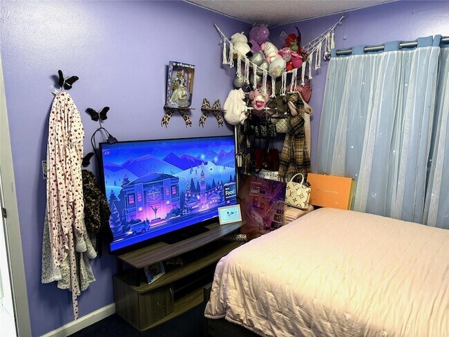 Building Photo - 2122 Winningway St