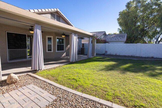 Building Photo - 1022 N Bogle Ave