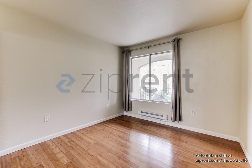 Building Photo - 821 Printempo Pl